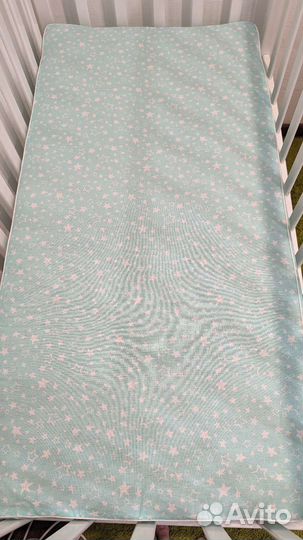 Детская кроватка с матрасом