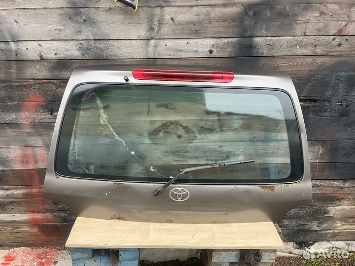 Дверь багажника верхняя Toyota land cruiser 100 99
