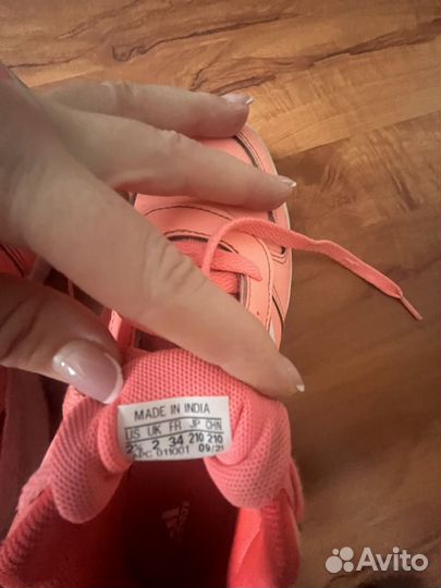 Кроссовки adidas для девочки
