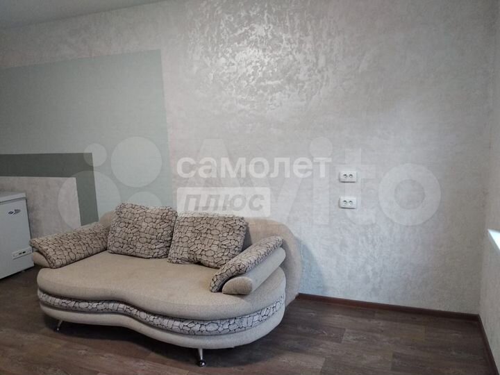 2-к. квартира, 50 м², 1/9 эт.