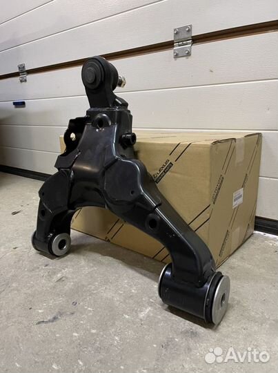 Рычаг подвески правый Land Cruiser 200 LX450 LX570