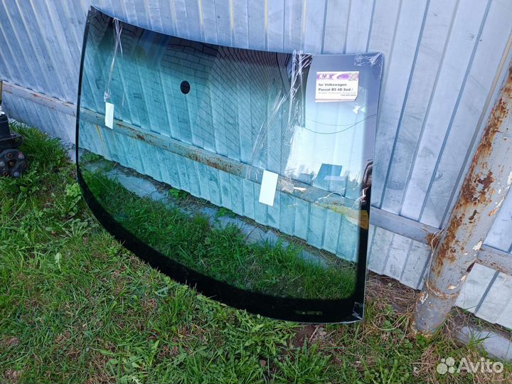 Лобовое стекло Пассат Б5
