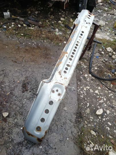 Усилитель бампера переднего Нива Шевроле