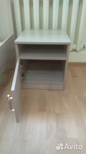 Тумба прикроватная