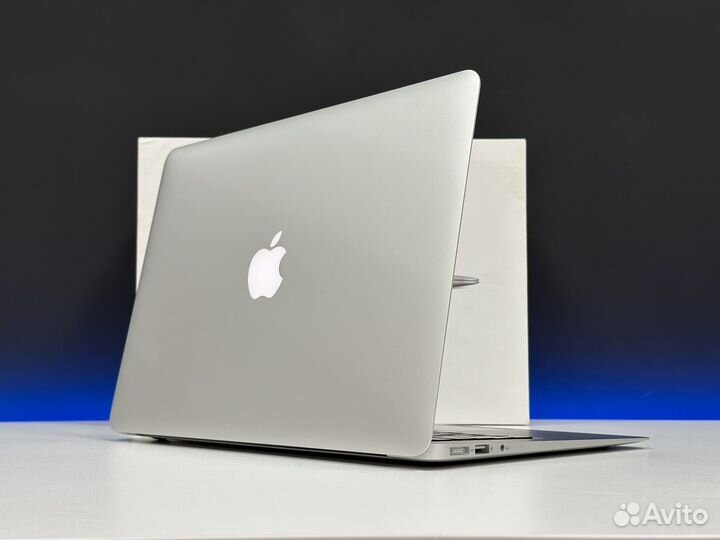 MacBook Air 13.3 2017 Core i5 8G озу