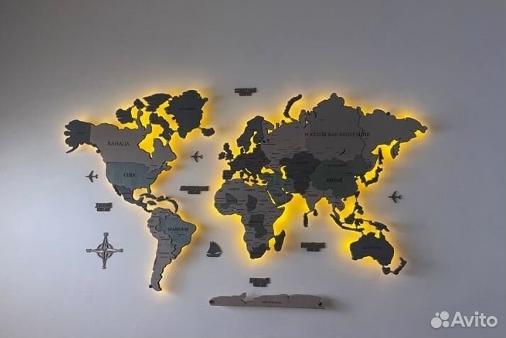 Карта мира из дерева с подсветкой