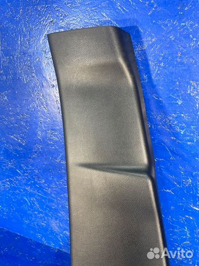 Накладка центральной стоики левая Lexus Nx 300H