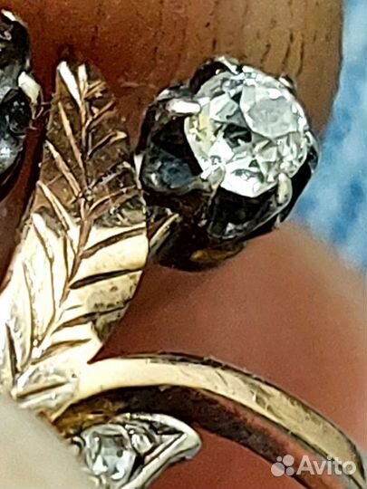 Золотое кольцо с бриллиантами