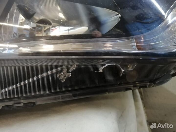 Фара правая на hyundai tucson 3