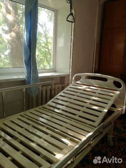 Медицинская кровать для лежачих больных