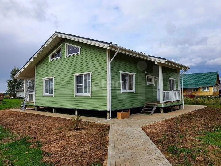 Дом 100 м² на участке 8 сот.