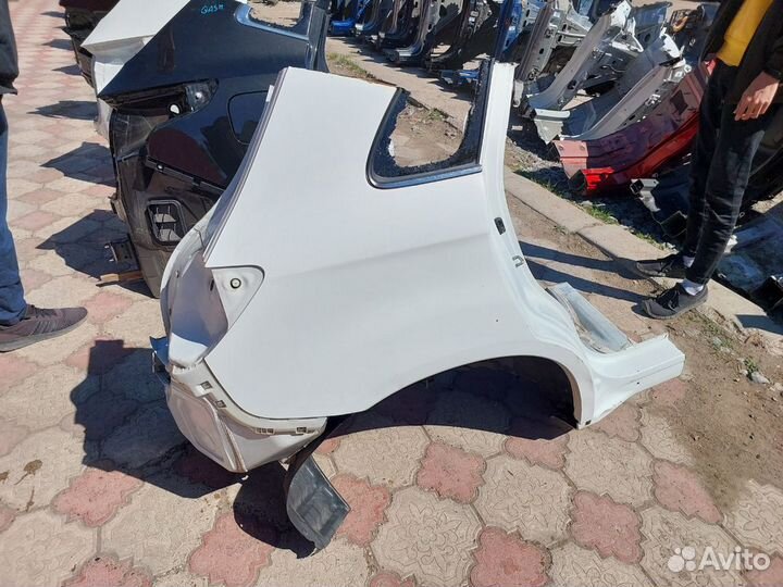 Задняя правая четверть Митсубиси Асх