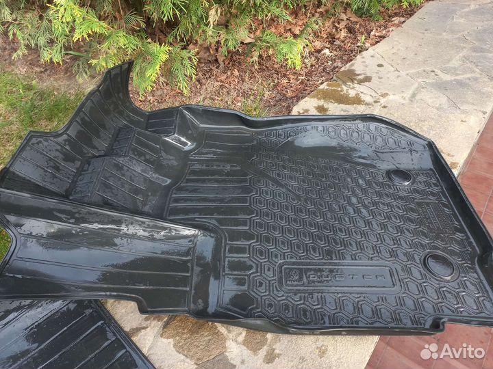 Коврики renault duster реззиновые бу