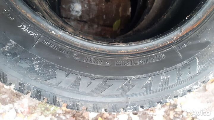 Bridgestone Blizzak Spike-01 185/65 R15