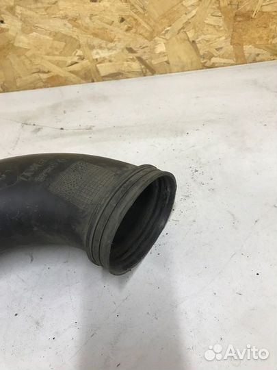 Патрубок воздушного фильтра Iveco Daily 5 3.0