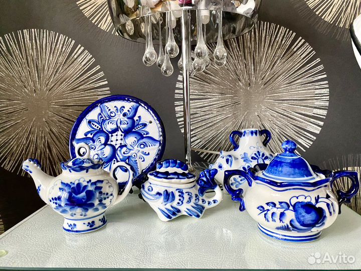Гжель сахарница и посуда, фигурки