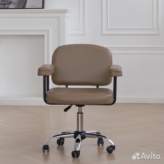 Парикмахерское кресло бу