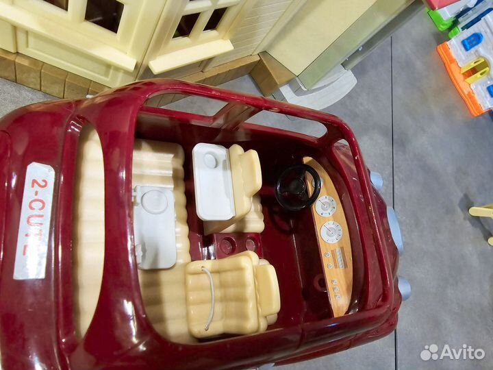 Sylvanian families красный семейный автомобиль