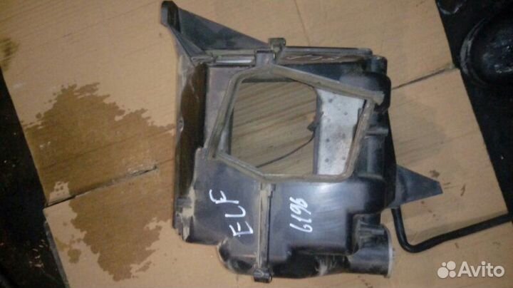 Корпус кондиционера Isuzu Elf NKR71E 4HG1 2001