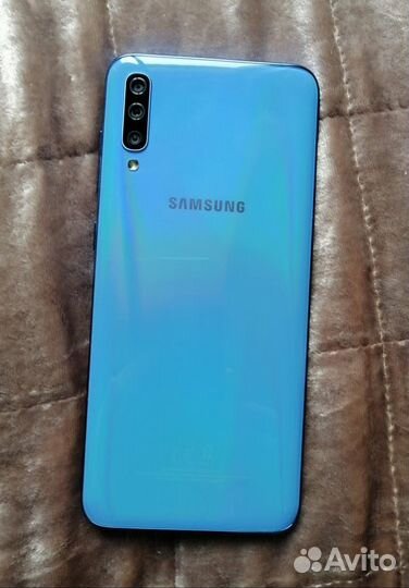 Samsung Galaxy A70, 8/128 ГБ