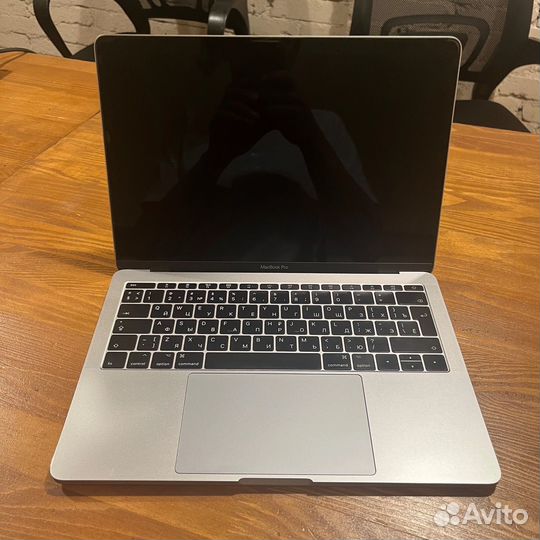 Apple macbook pro 13 inch (2017)