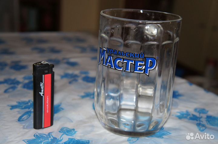 Рюмки, пивные бокалы, подносы