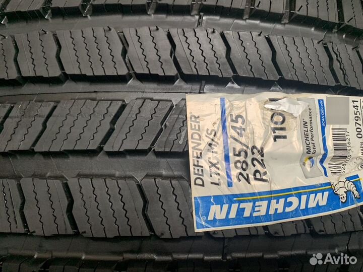 Michelin Defender LTX M/S 285/45 R22