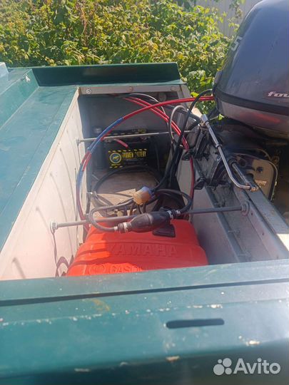 Лодка с мотором