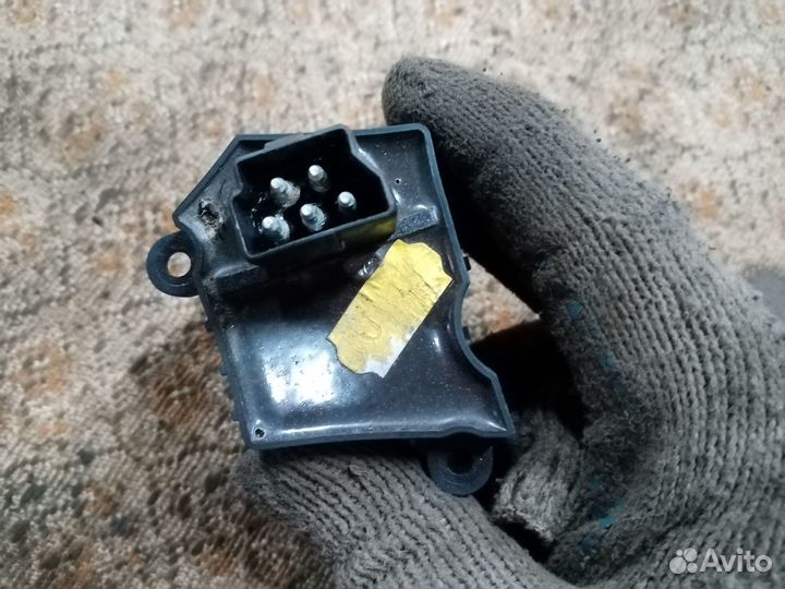 Резистор печки на Рейнж Ровер 04г