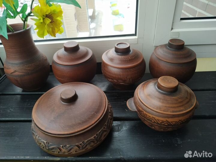 Тарелки, горшки из красной глины