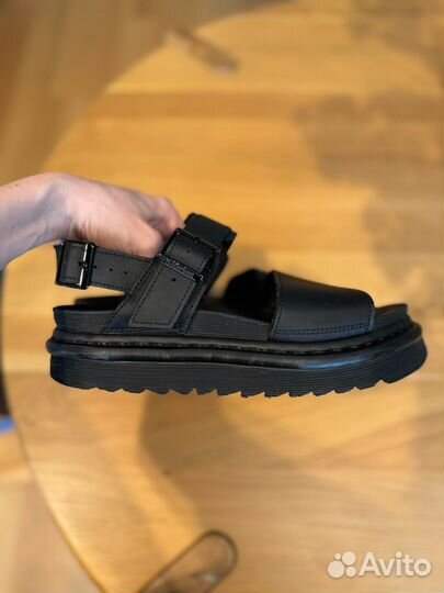 Сандалии Voss Dr. Martens