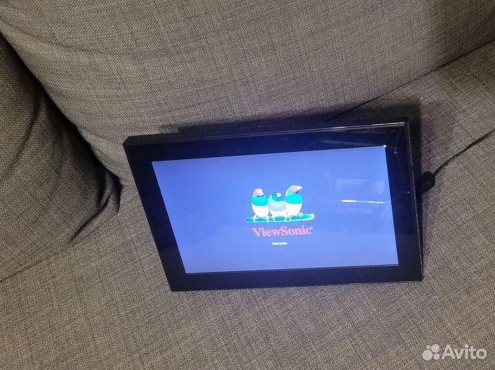 Цифровая фоторамка ViewSonic VFM1036W-50E