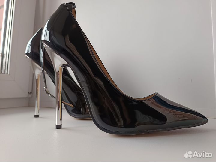 Туфли лодочки на шпильке