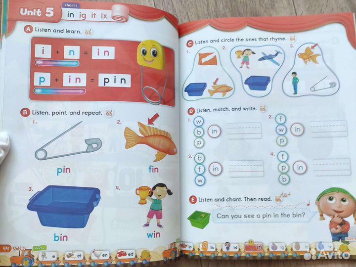 Oxford Phonics World Short Vowels уровень 2