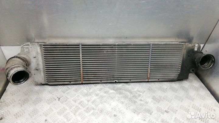 Радиатор интеркуллера на Volkswagen Transporter T5