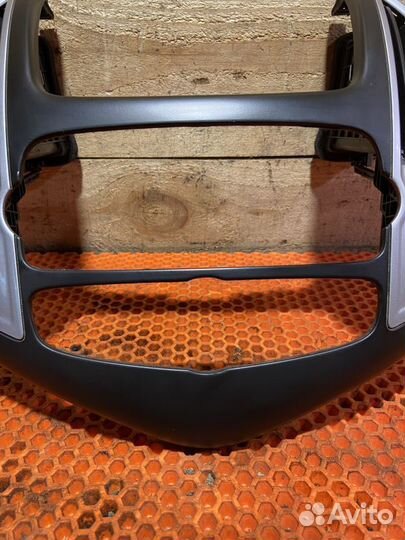 Рамка магнитолы Chevrolet Cruze