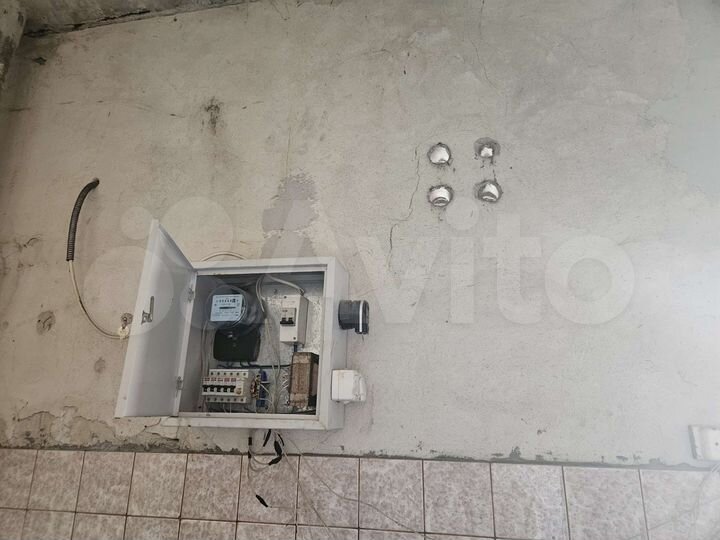 Гараж, > 30 м²