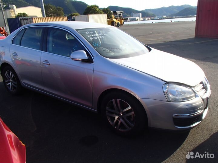 VW Jetta 1.4 tfsi продается по запчастям