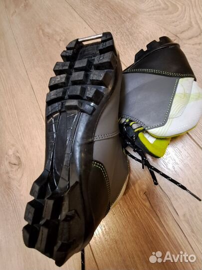 Лыжные ботинки 35 р NNN