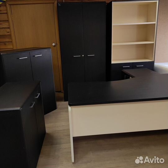 Комплект офисной мебели