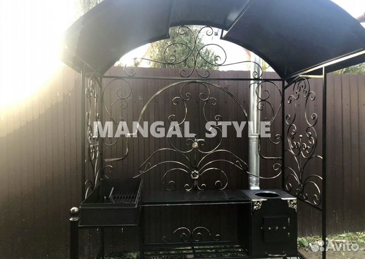 Мангал с крышей