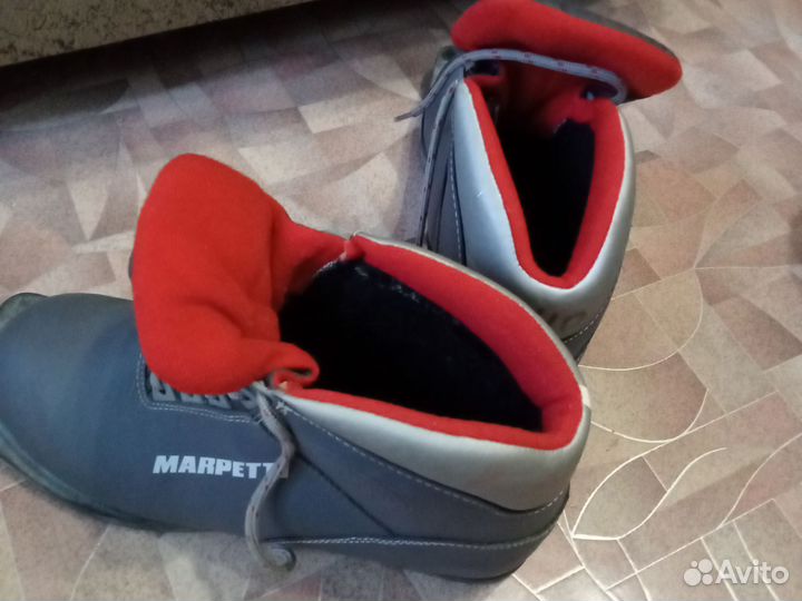 Лыжные ботинки