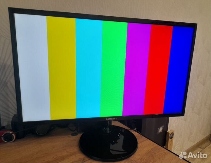 Монитор Samsung S24F350FHI