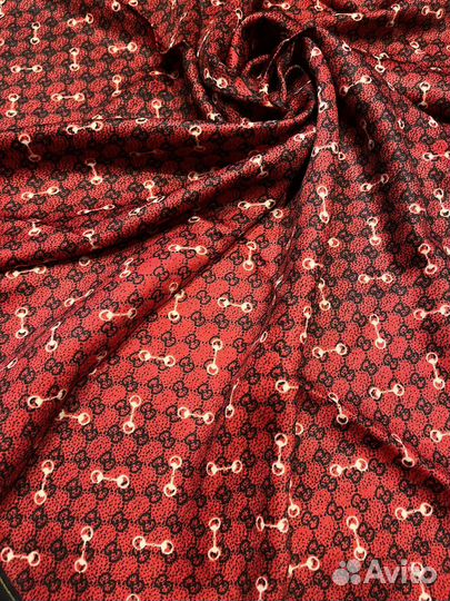 Тонкий шерстяной платок Gucci красный новый