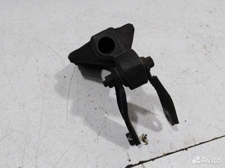 Кронштейн переднего правого привода