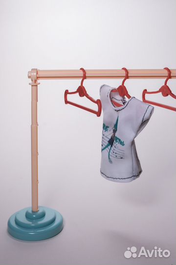 Вешалка для барби