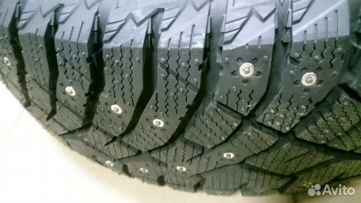 Nitto Therma Spike 285/60 R18 120T