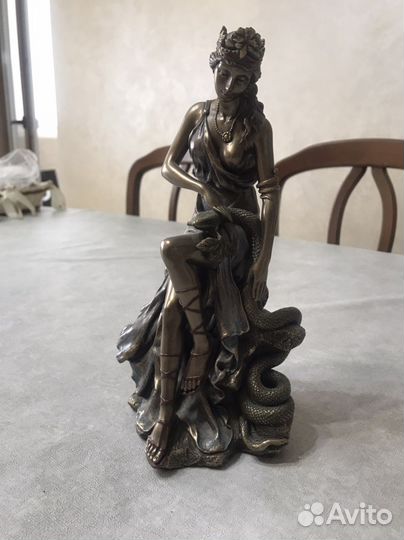 Статуэтки нлвые оазные, интерьерные Новве