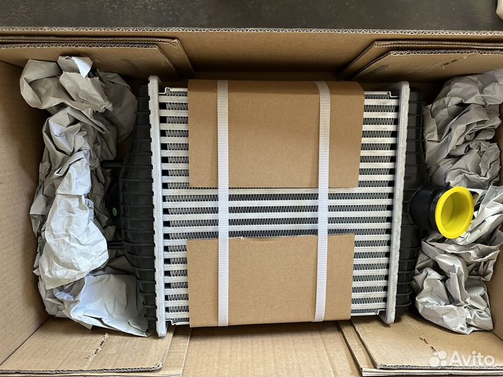 Интеркулер range rover, LR036432