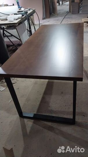 Стол обеденный